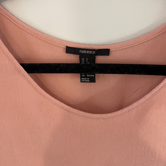 Pink Women’s Top! - Picture 2 of 3
